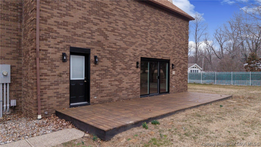 Listing Image 5