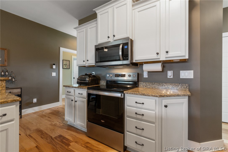Listing Image 12