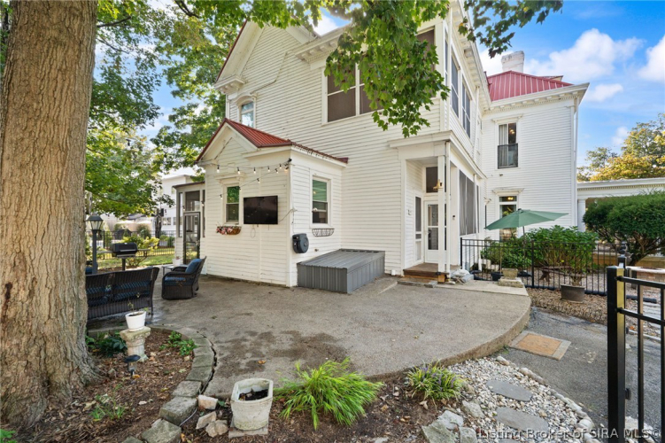 Listing Image 10
