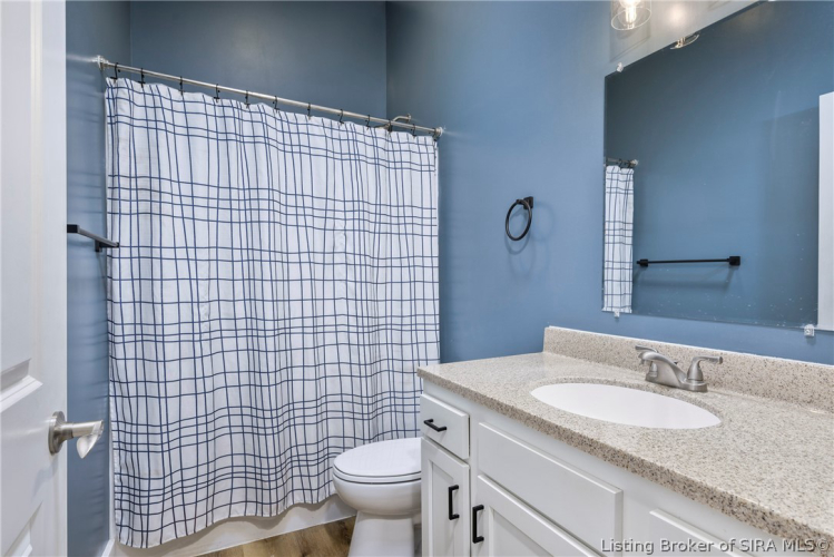Listing Image 9
