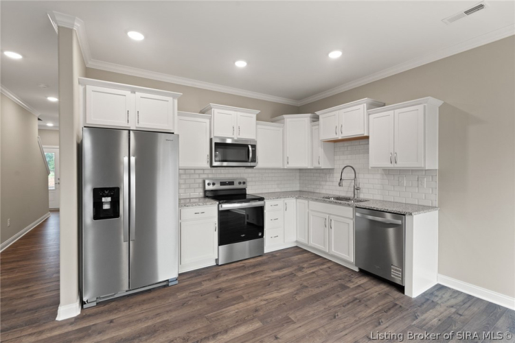 Listing Image 5