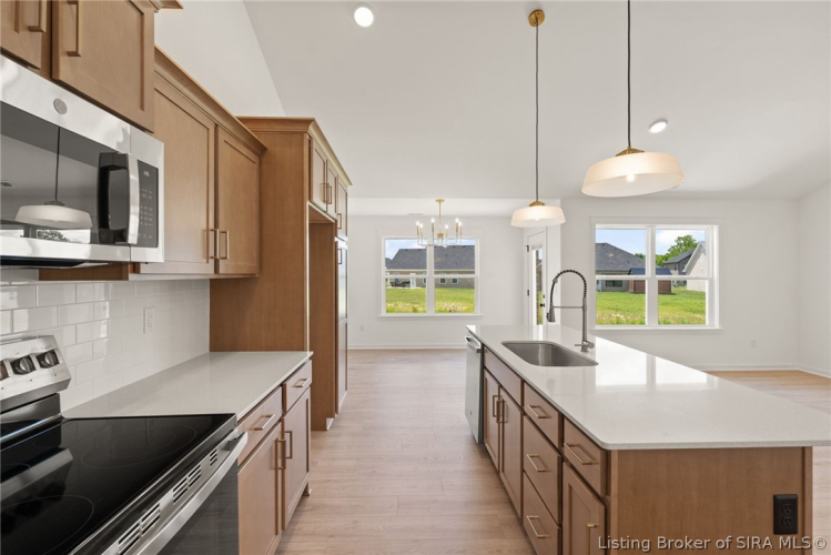 Listing Image 14