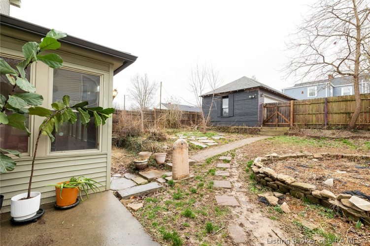 Listing Image 5