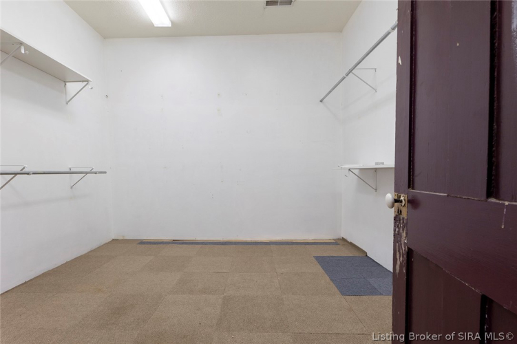 Listing Image 43
