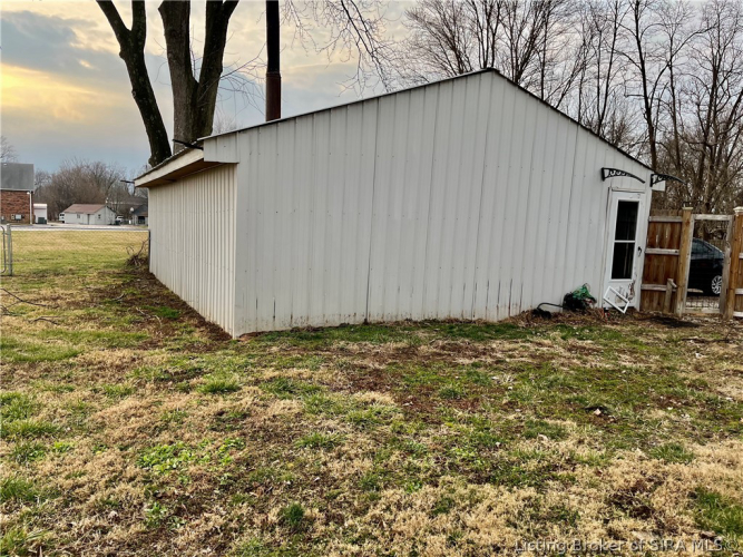 Listing Image 19
