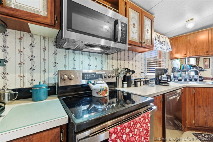 Listing Image 12
