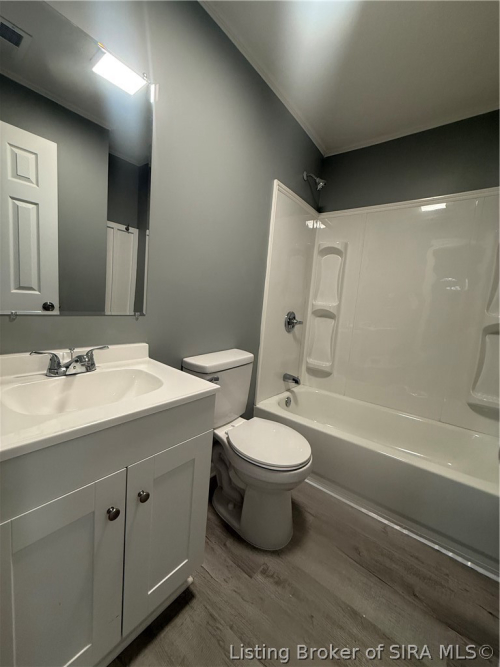 Listing Image 12