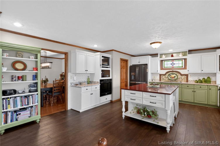 Listing Image 12