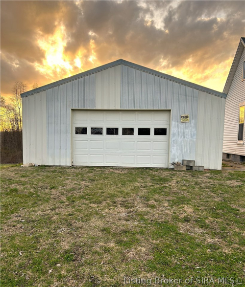 Listing Image 12