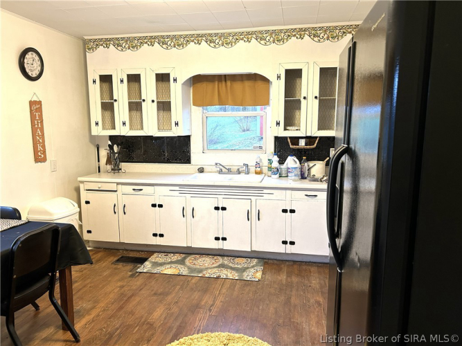 Listing Image 18
