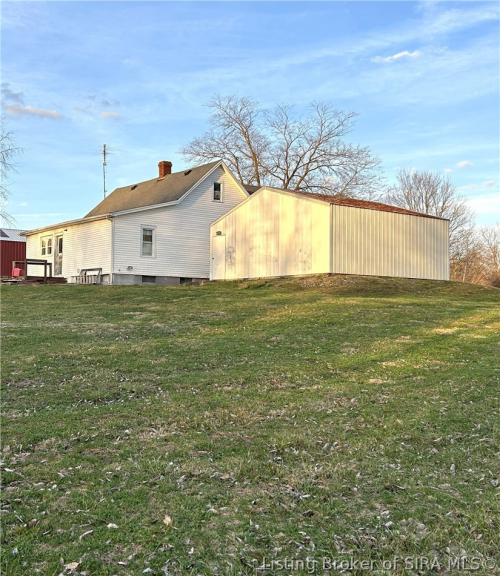 Listing Image 4