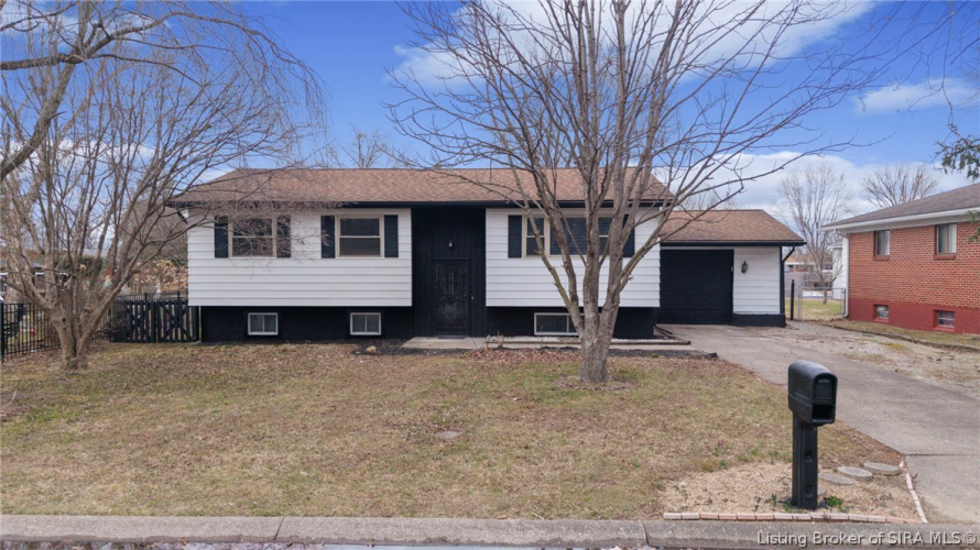 Listing Image 4
