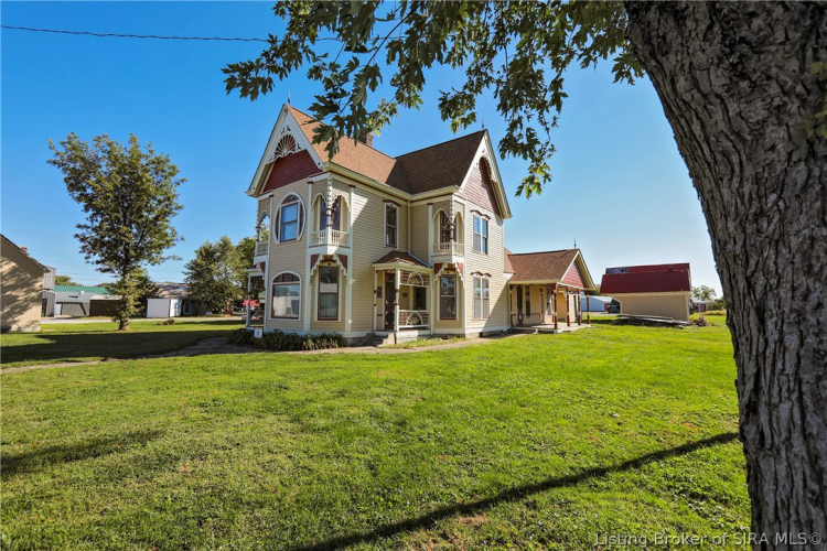 Listing Image 4