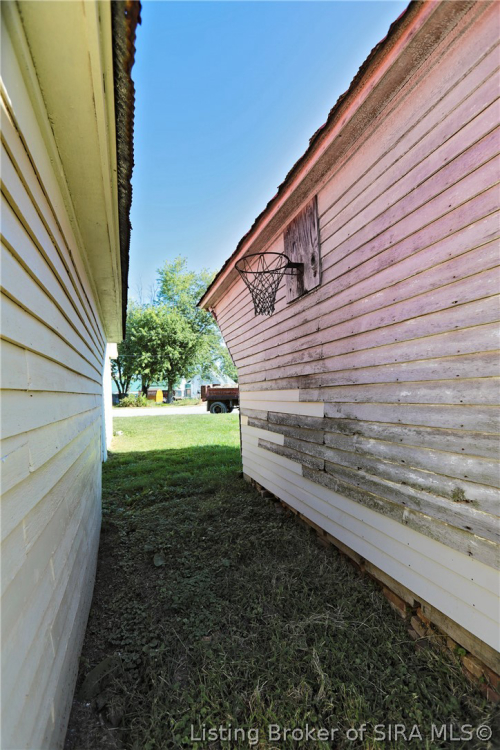 Listing Image 64