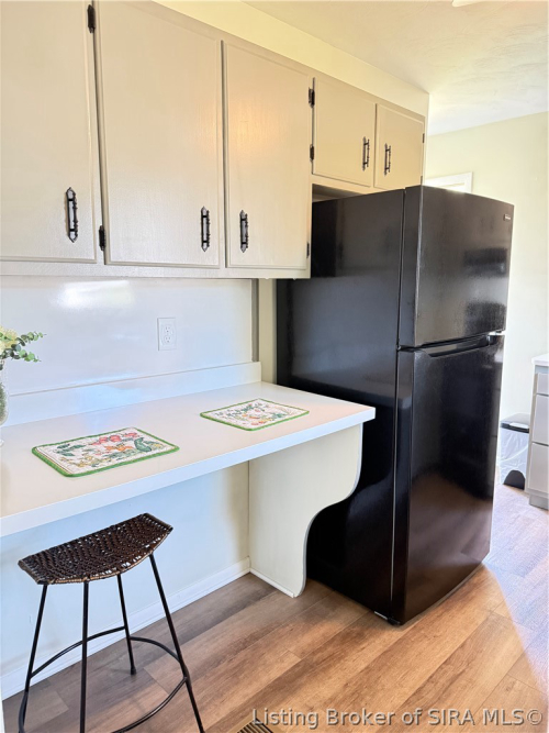 Listing Image 5