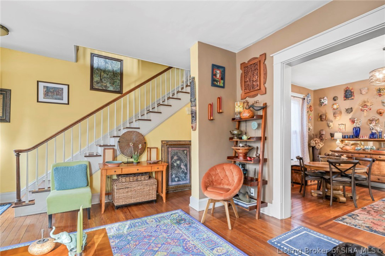 Listing Image 10