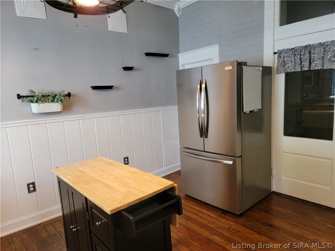 Listing Image 11