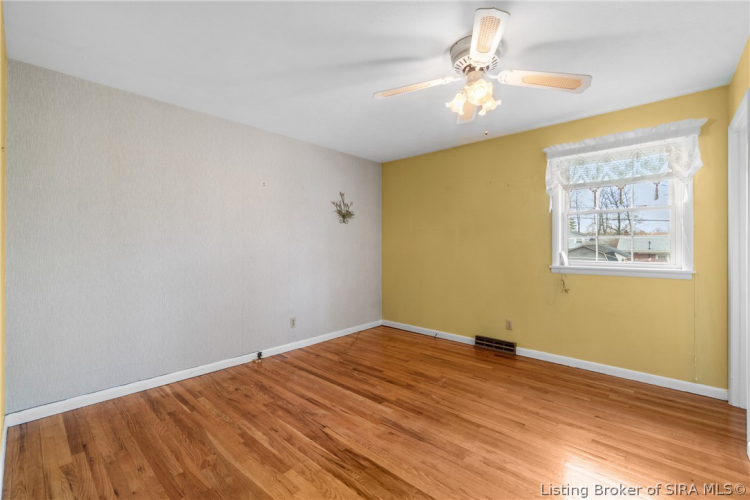 Listing Image 16