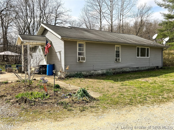 Listing Image 4