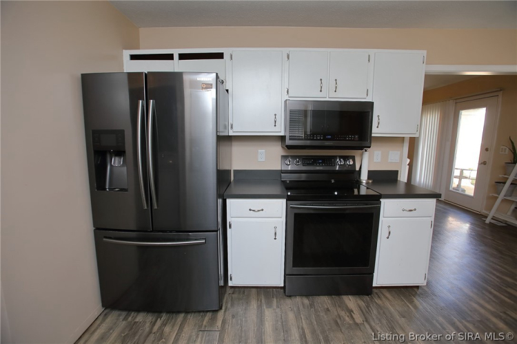 Listing Image 13