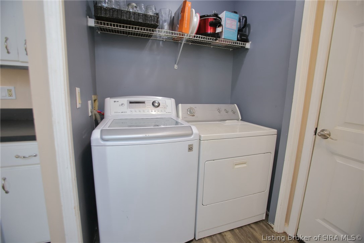 Listing Image 16