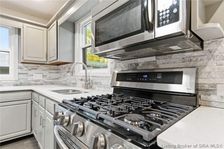 Listing Image 16