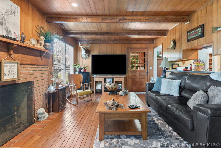 Listing Image 12