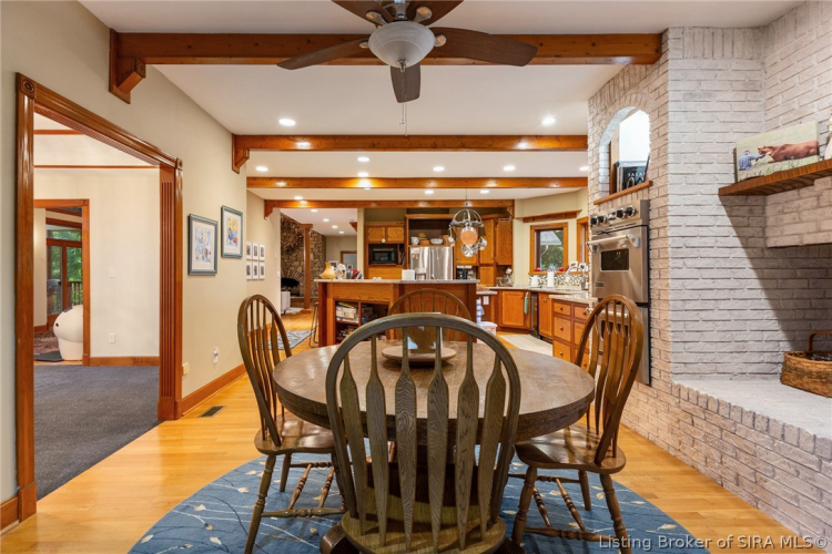 Listing Image 12