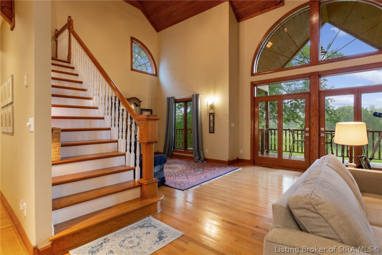 Listing Image 4