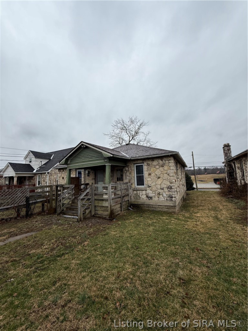 Listing Image 4