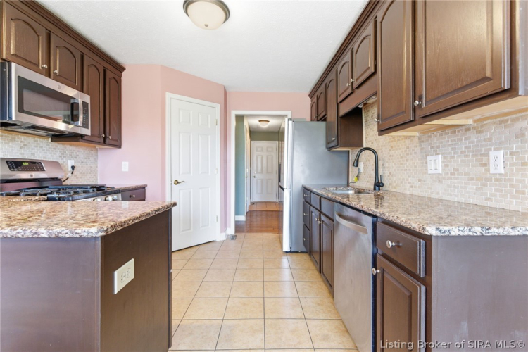 Listing Image 17