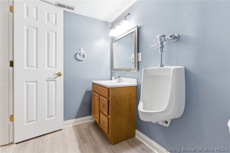 Listing Image 52