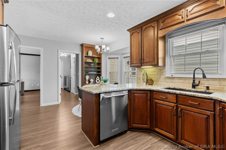 Listing Image 22