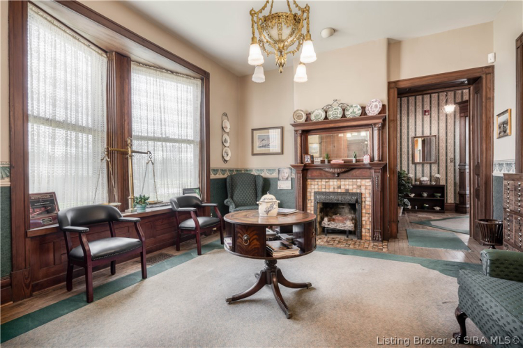 Listing Image 8