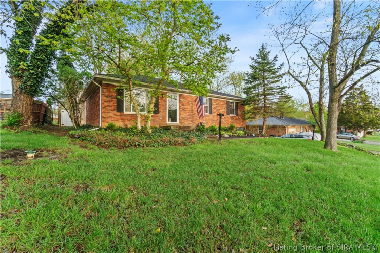 Listing Image 4