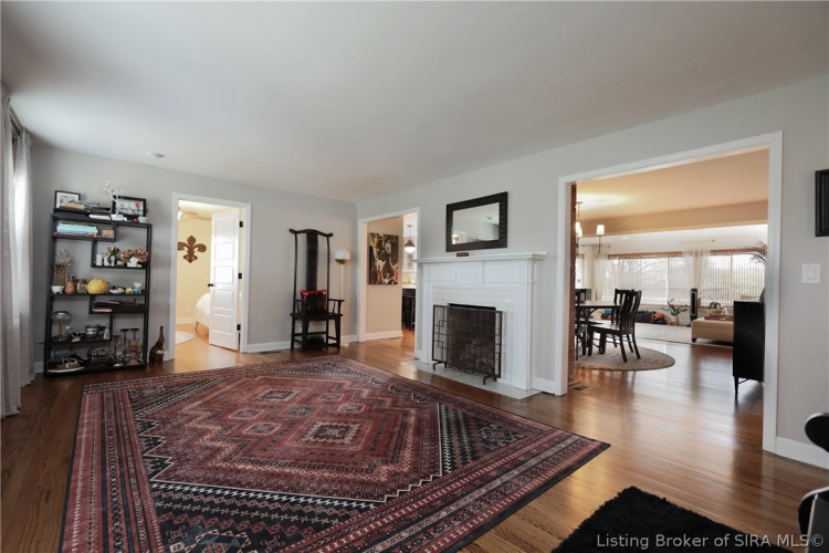 Listing Image 9