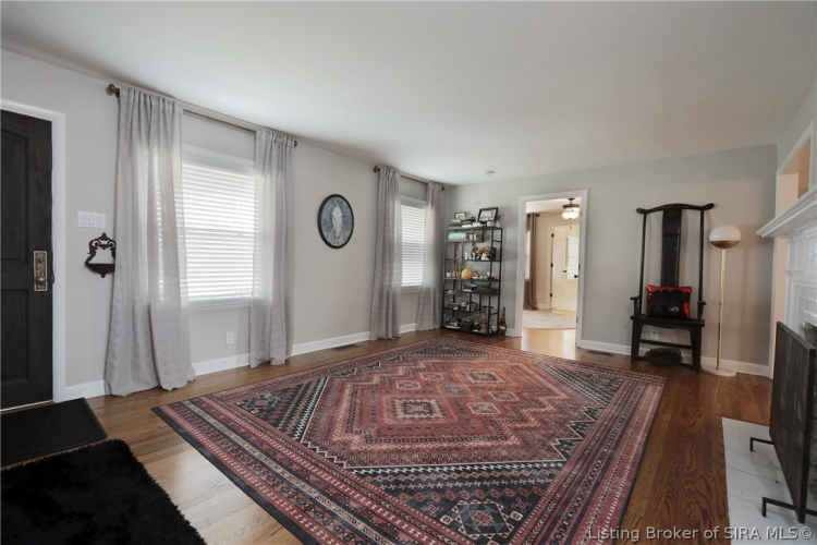 Listing Image 10