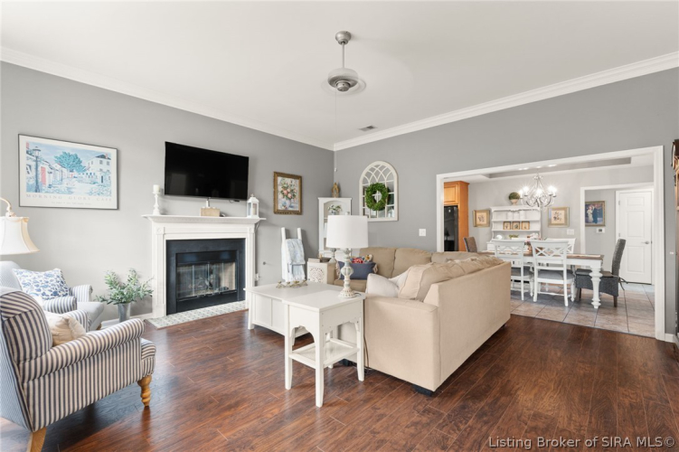 Listing Image 10