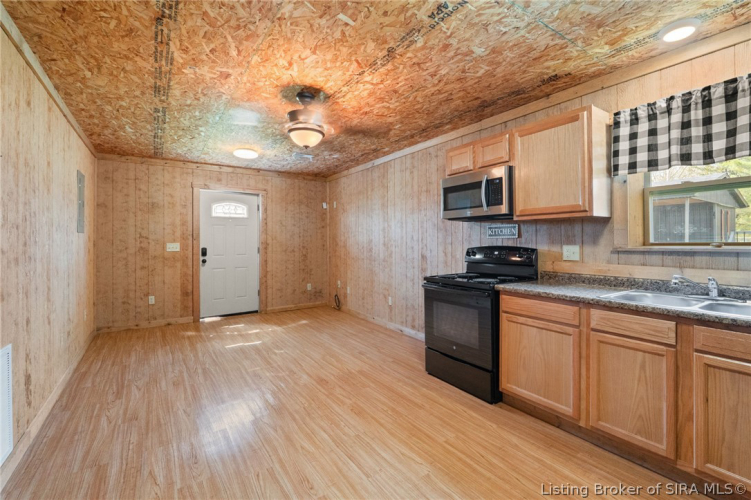 Listing Image 58