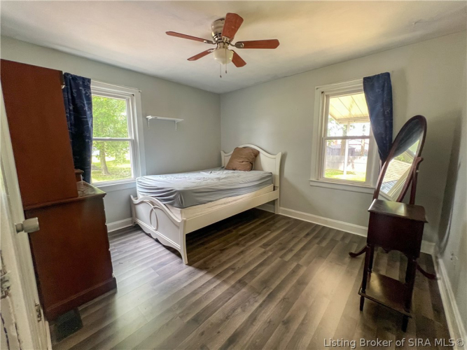 Listing Image 14