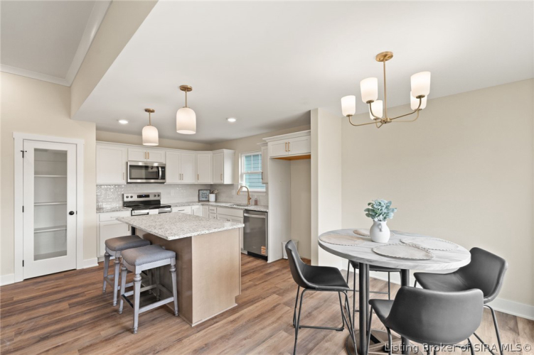 Listing Image 19