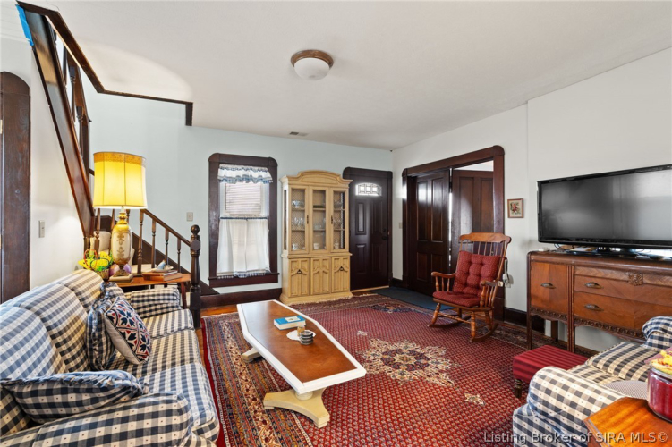 Listing Image 8