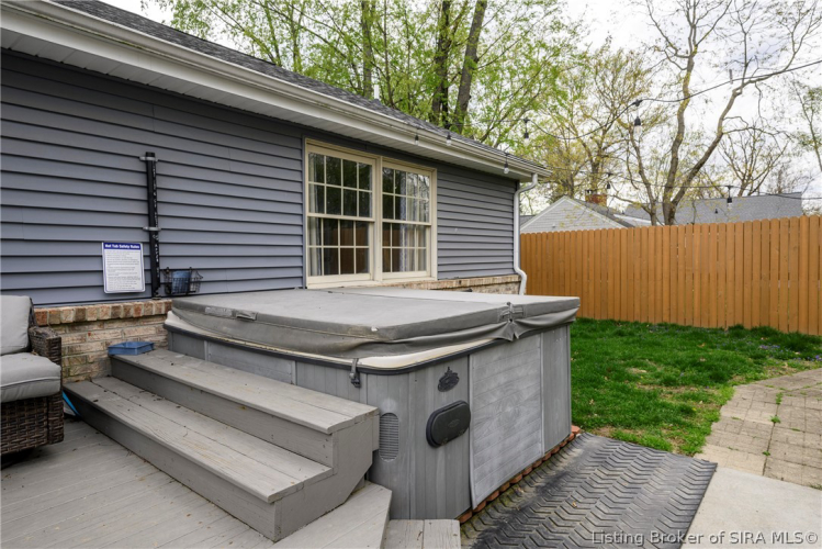 Listing Image 8