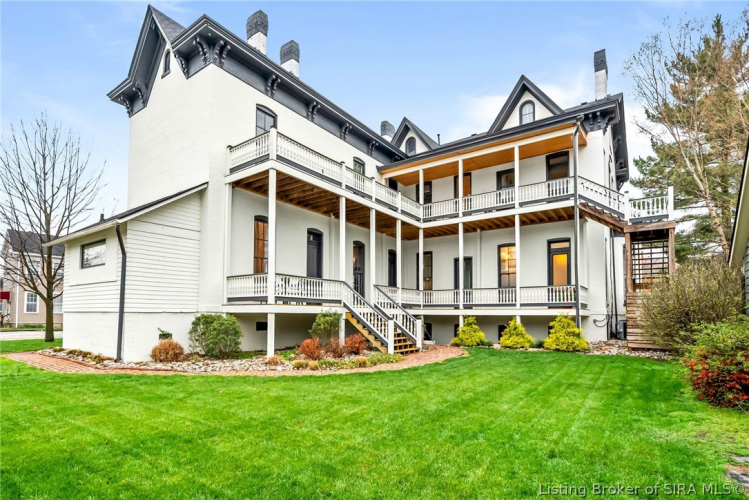 Listing Image 4