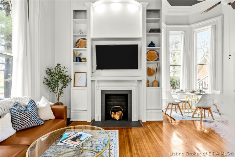 Listing Image 8