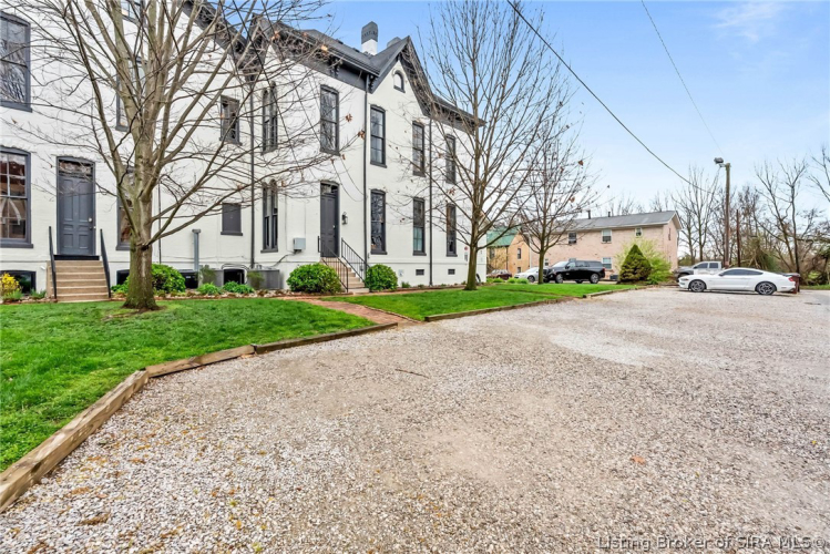 Listing Image 79