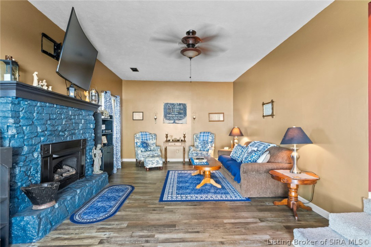 Listing Image 16