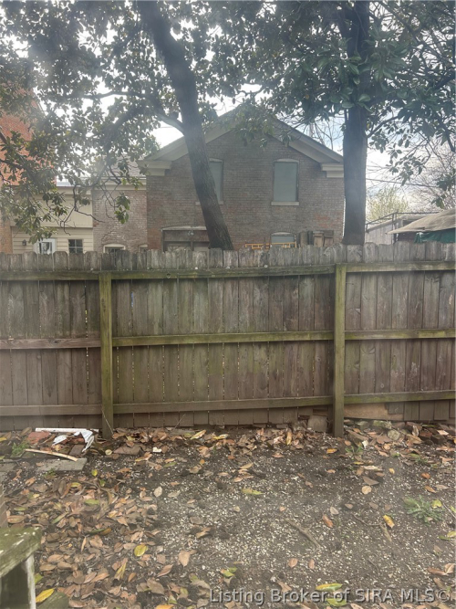 Listing Image 6