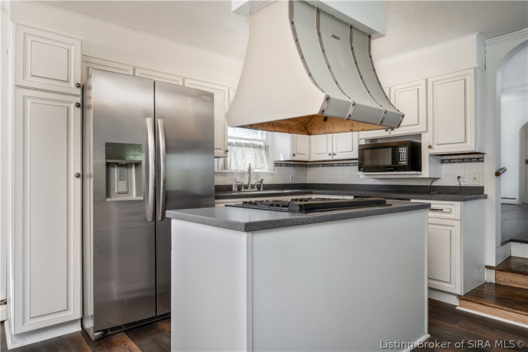 Listing Image 6
