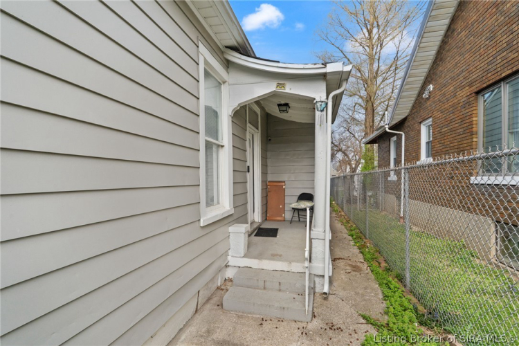 Listing Image 5